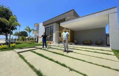 Imagem: A casa em condomínio possui 3 Dormitórios, 3 Banheiros, 2