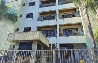 Imagem: O apartamento possui 3 Dormitórios, 1 Banheiro, 1 Vaga na garagem