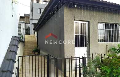 Imagem: A casa possui 5 Dormitórios, 3 Banheiros, 3 Vagas na garagem