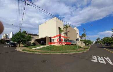 Imagem: A casa em condomínio possui 4 Dormitórios, 5 Banheiros e 360m²