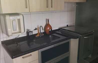 Imagem: O apartamento possui 3 Dormitórios, 1 Banheiro, 1 Vaga na garagem