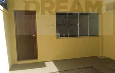 Imagem: A casa possui 2 Dormitórios, 2 Banheiros, 1 Vaga na garagem