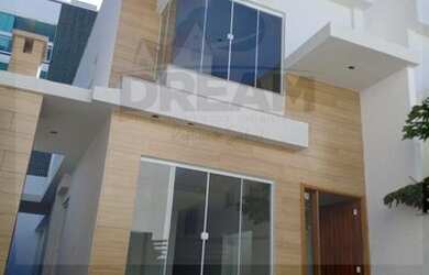 Imagem: A casa possui 4 Dormitórios, 3 Banheiros, 140m² de Área e