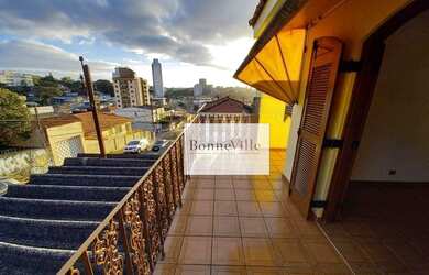 Imagem: A casa possui 2 Dormitórios, 2 Banheiros, 2 Vagas na garagem