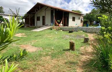 Imagem: A casa em condomínio possui 3 Dormitórios, 1 Banheiro, 600m²