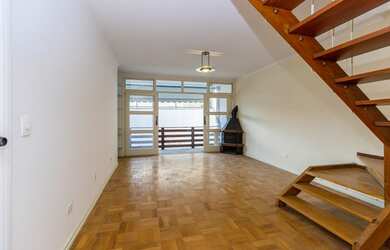 Imagem: A casa em condomínio possui 3 Dormitórios, 3 Banheiros, 2