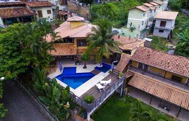 Imagem: A casa à venda possui 5 Dormitórios, 5 Banheiros, 3 Vagas