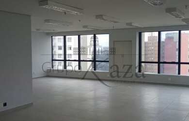 Imagem: O depósito possui 2 Vagas na garagem, 95m² de Área e está