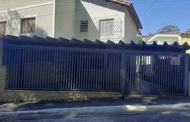 Imagem: A casa possui 2 Dormitórios, 2 Banheiros, 2 Vagas na garagem