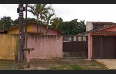 Imagem: A casa possui 2 Dormitórios, 1 Banheiro, 1 Vaga na garagem