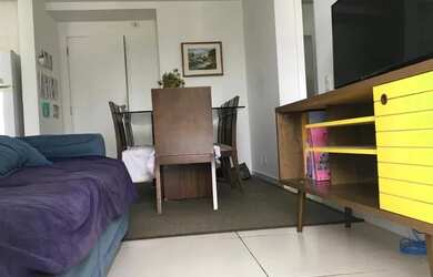 Imagem: O apartamento possui 2 Dormitórios, 1 Banheiro, 1 Vaga na garagem