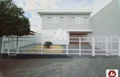 Imagem: O depósito possui 3 Vagas na garagem, 354m² de Área e está