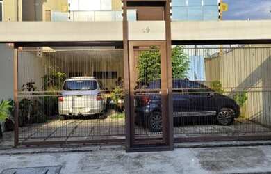 Imagem: A casa em condomínio possui 4 Dormitórios, 4 Banheiros, 3