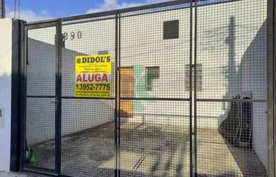 Imagem: A casa possui 2 Dormitórios, 1 Banheiro, 2 Vagas na garagem