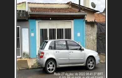Imagem: A casa possui 2 Dormitórios, 1 Banheiro, 1 Vaga na garagem