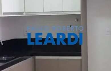 Imagem: A casa possui 2 Dormitórios, 1 Banheiro, 2 Vagas na garagem