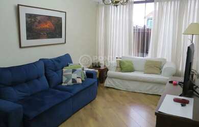 Imagem: A casa à venda possui 3 Dormitórios, 4 Banheiros, 4 Vagas