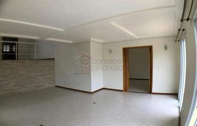 Imagem: A casa em condomínio possui 4 Dormitórios, 5 Banheiros, 2