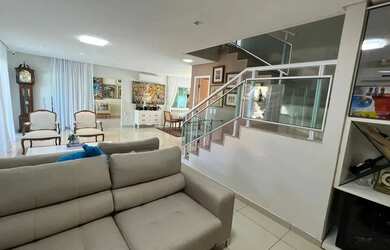 Imagem: A casa em condomínio possui 3 Dormitórios, 3 Banheiros, 4