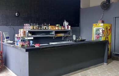 Imagem: O depósito possui 3 Vagas na garagem, 80m² de Área e está