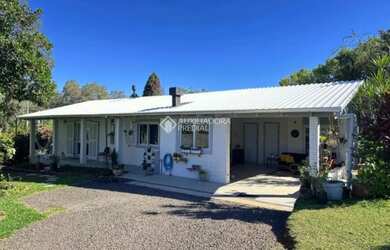 Imagem: A fazenda possui 180m² de Área e está localizado em Lomba