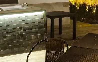 Imagem: A casa possui 5 Dormitórios, 4 Banheiros, 5 Vagas na garagem