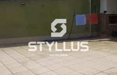 Imagem: A casa possui 3 Dormitórios, 3 Banheiros, 2 Vagas na garagem