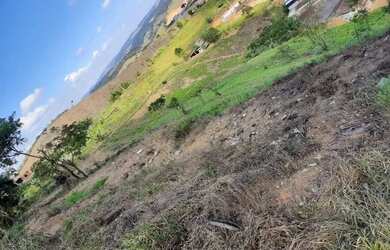 Imagem: O terreno possui 447m² de Área e está localizado em Bom