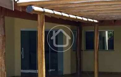 Imagem: A casa possui 3 Dormitórios, 3 Banheiros, 3 Vagas na garagem