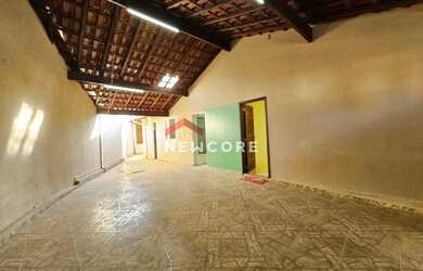 Imagem: A casa possui 2 Dormitórios, 3 Banheiros, 3 Vagas na garagem