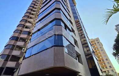 Imagem: O apartamento possui 5 Dormitórios, 5 Banheiros, 3 Vagas na