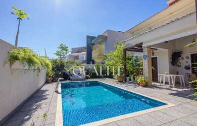 Imagem 4: Casa de Alto Padrão com 256 m2, 4 quartos, 3 Suítes, 7 banheiros, 2...