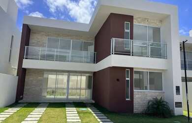 Imagem: A casa em condomínio possui 4 Dormitórios, 5 Banheiros, 2