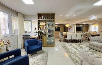 Imagem: O apartamento possui 3 Dormitórios, 5 Banheiros, 2 Vagas na