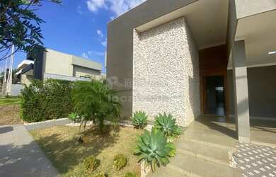 Imagem: A casa em condomínio possui 3 Dormitórios, 3 Banheiros, 2