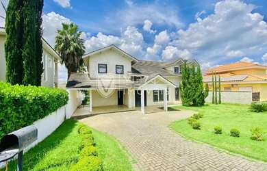 Imagem: A casa em condomínio possui 5 Dormitórios, 5 Banheiros, 5