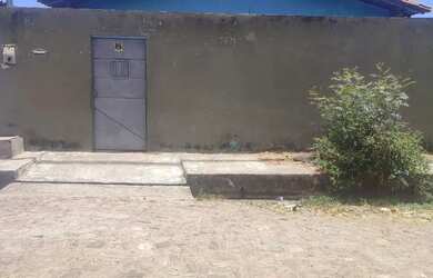 Imagem: A casa possui 2 Dormitórios, 2 Banheiros e está localizado