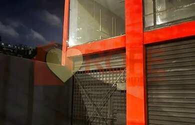 Imagem: O depósito possui 4 Vagas na garagem e 260m² de Área e está