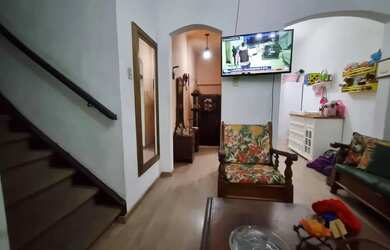 Imagem: A casa à venda possui 3 Dormitórios, 2 Banheiros, 1 Vaga na