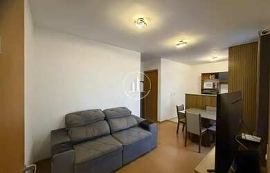 Imagem: O apartamento possui 2 Dormitórios, 1 Banheiro, 1 Vaga na garagem