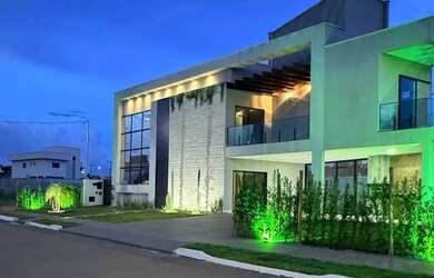 Imagem: A casa possui 3 Dormitórios, 1 Banheiro, 4 Vagas na garagem