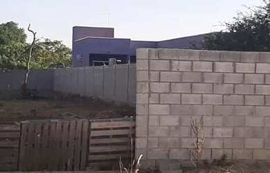 Imagem: O terreno possui 800m² de Área e está localizado em Área