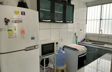 Imagem: O apartamento possui 2 Dormitórios, 1 Banheiro, 1 Vaga na garagem