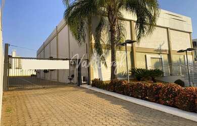 Imagem: O apartamento possui 4 Banheiros, 5 Vagas na garagem, 500m²