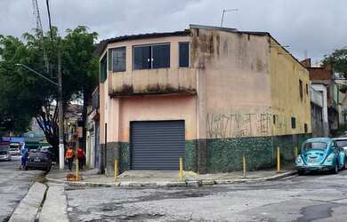 Imagem: A casa possui 2 Dormitórios, 1 Banheiro, 1 Vaga na garagem