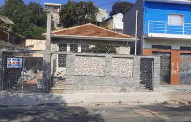 Imagem: A casa possui 4 Dormitórios, 3 Banheiros, 190m² de Área e