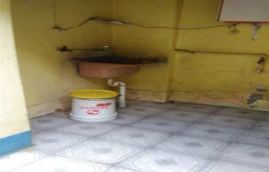 Imagem: A casa possui 2 Dormitórios, 1 Banheiro, 2 Vagas na garagem