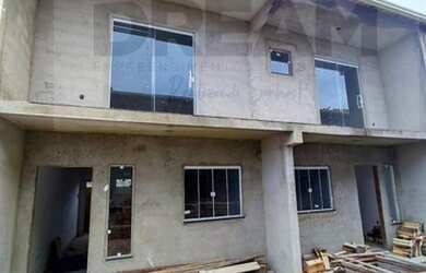 Imagem: A casa possui 2 Dormitórios, 2 Banheiros, 1 Vaga na garagem