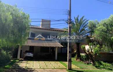 Imagem: A casa em condomínio possui 5 Dormitórios, 5 Banheiros, 4