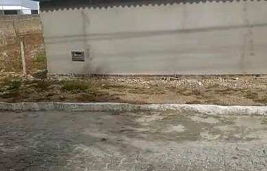 Imagem: O terreno possui 360m² de Área e está localizado em Bessa